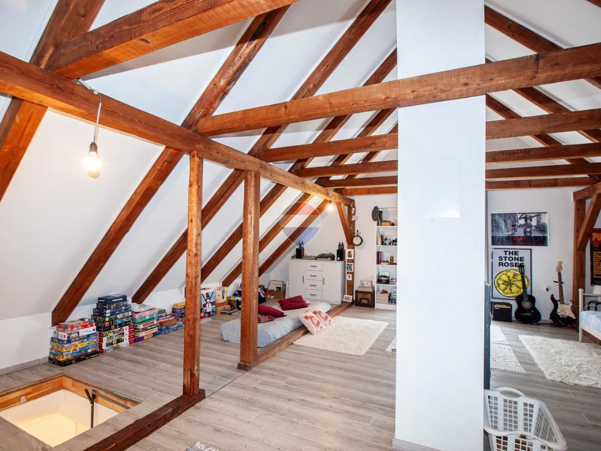 Gorski kotar, Tuk, samostojeća kuća 200 m2