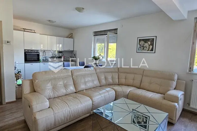 Istria, Pula, family apartment within walking distance of all amenities, three bedrooms – 2