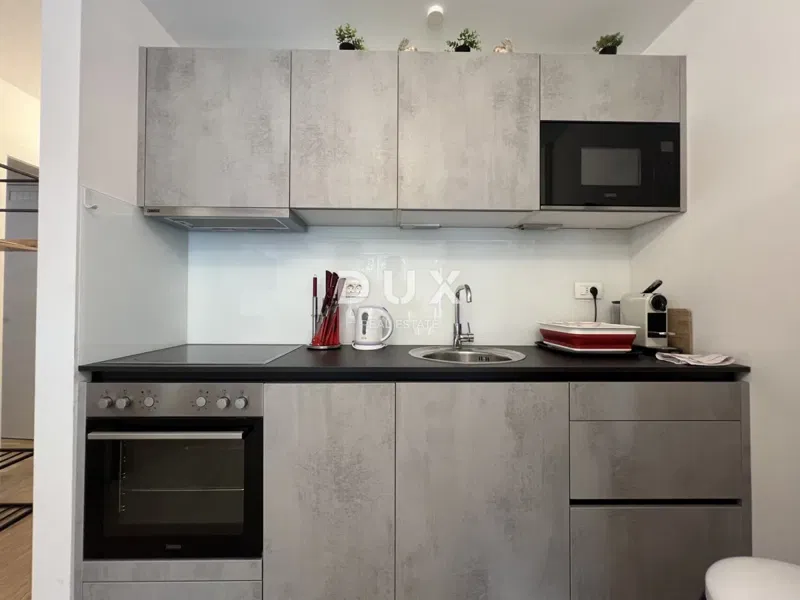 OPATIJA, CENTER - newly renovated apartment with parking and terrace, 100 m from the sea – 3