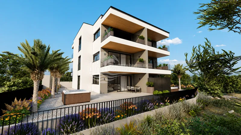 Neubau in Rogoznica – privater Garten, drei Terrassen und erstklassige Lage – 2