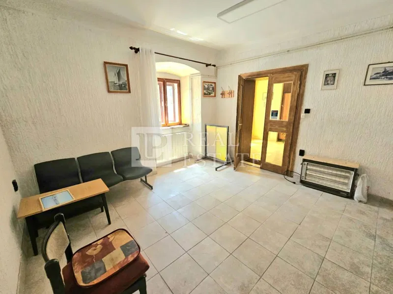 Üzlethelyiség Kraljevica