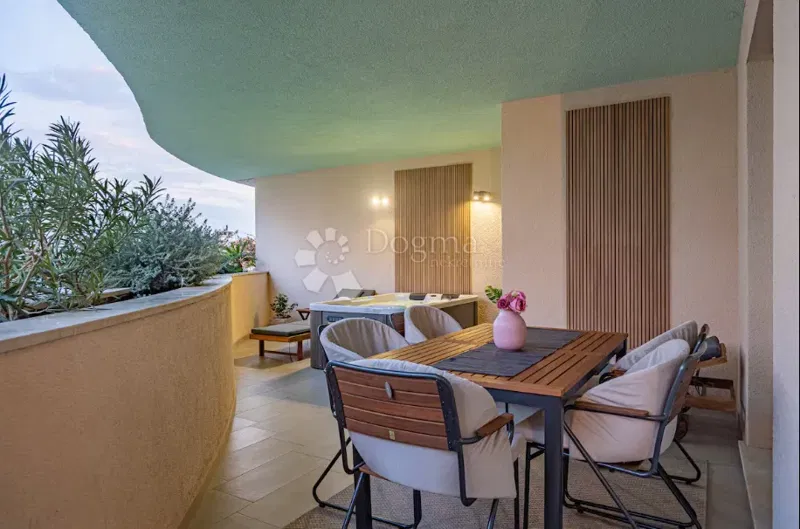 Split, Bačvice | 4-room apartment with a large loggia and jacuzzi – 2