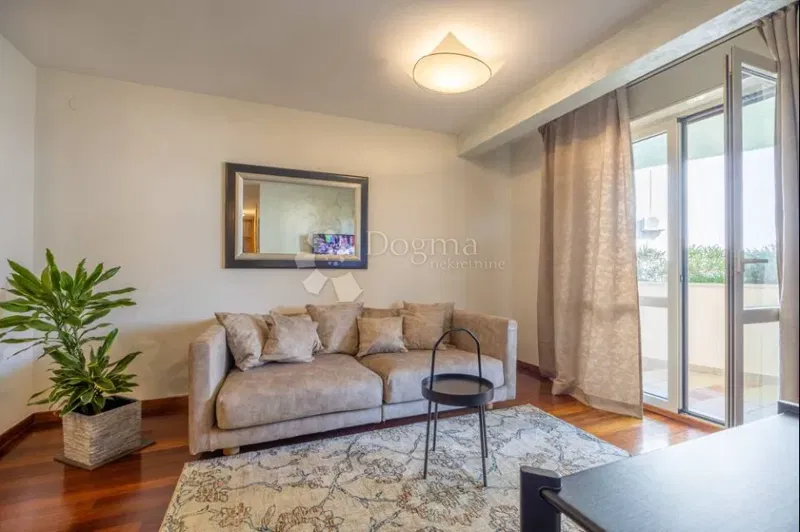 Split, Bačvice | 4-room apartment with a large loggia and jacuzzi – 3