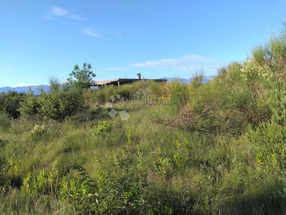 Építési telek Ljubač, Ražanac, 592m2