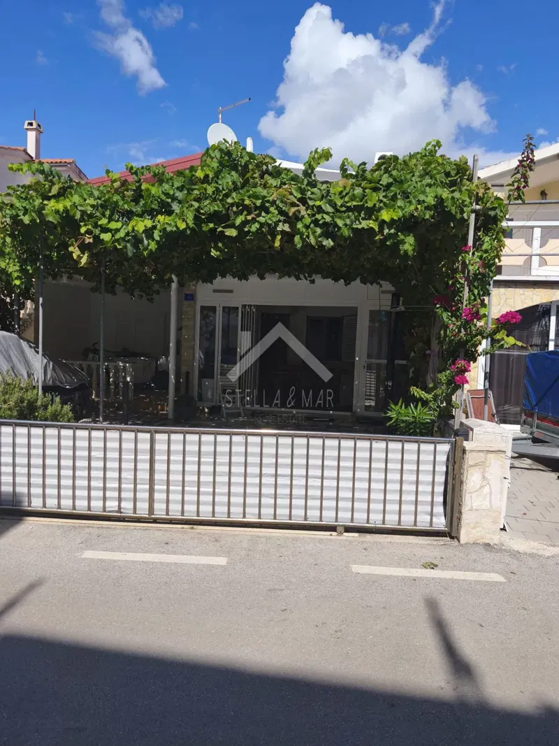 Terraced house, second row from the sea - Vir – 3