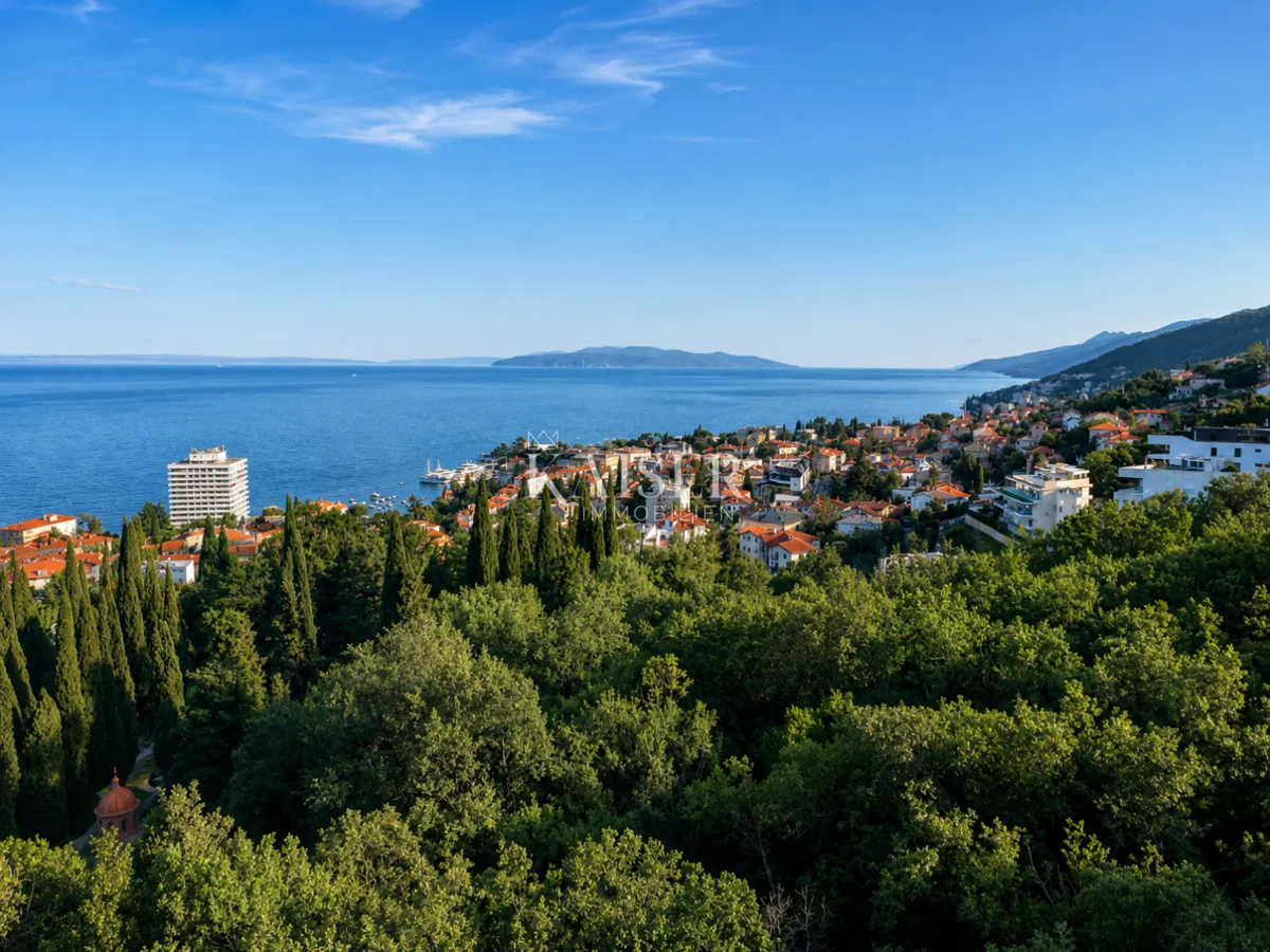 Opatija – Telek a központ közelében, tengerre néző kilátással és befektetési potenciállal