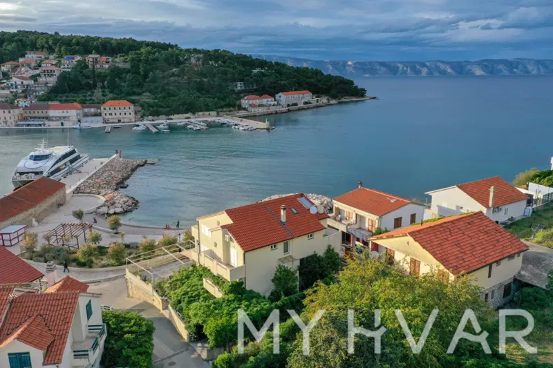 Kuća u blizini plaže u Jelsi