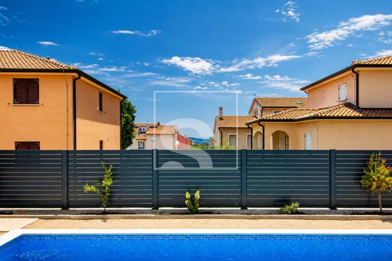 Apartment Novigrad, 3 bedrooms, pool, sea view, new building – 3