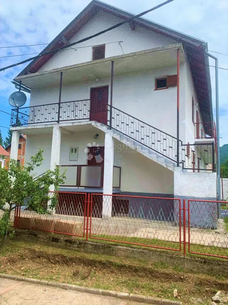 Дом Donji Lapac, 144m2