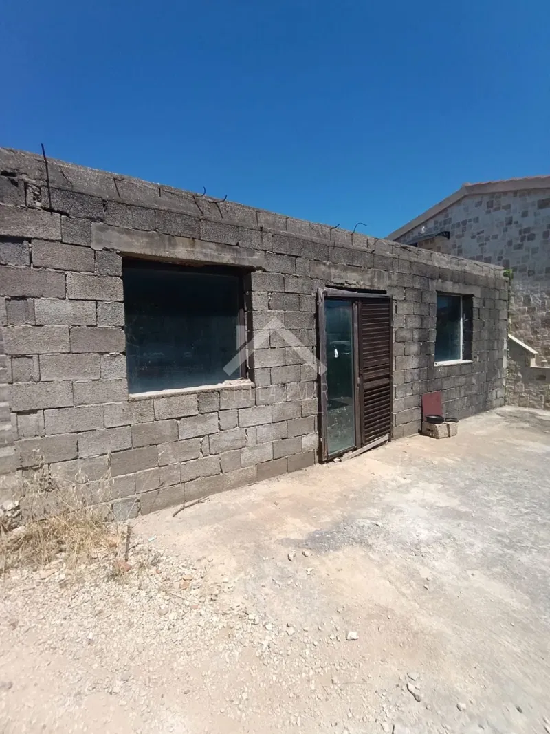 Older unfinished building, great opportunity!! - Vir – 2