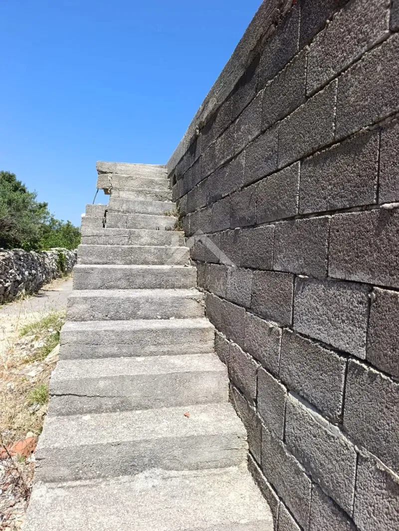 Older unfinished building, great opportunity!! - Vir – 3