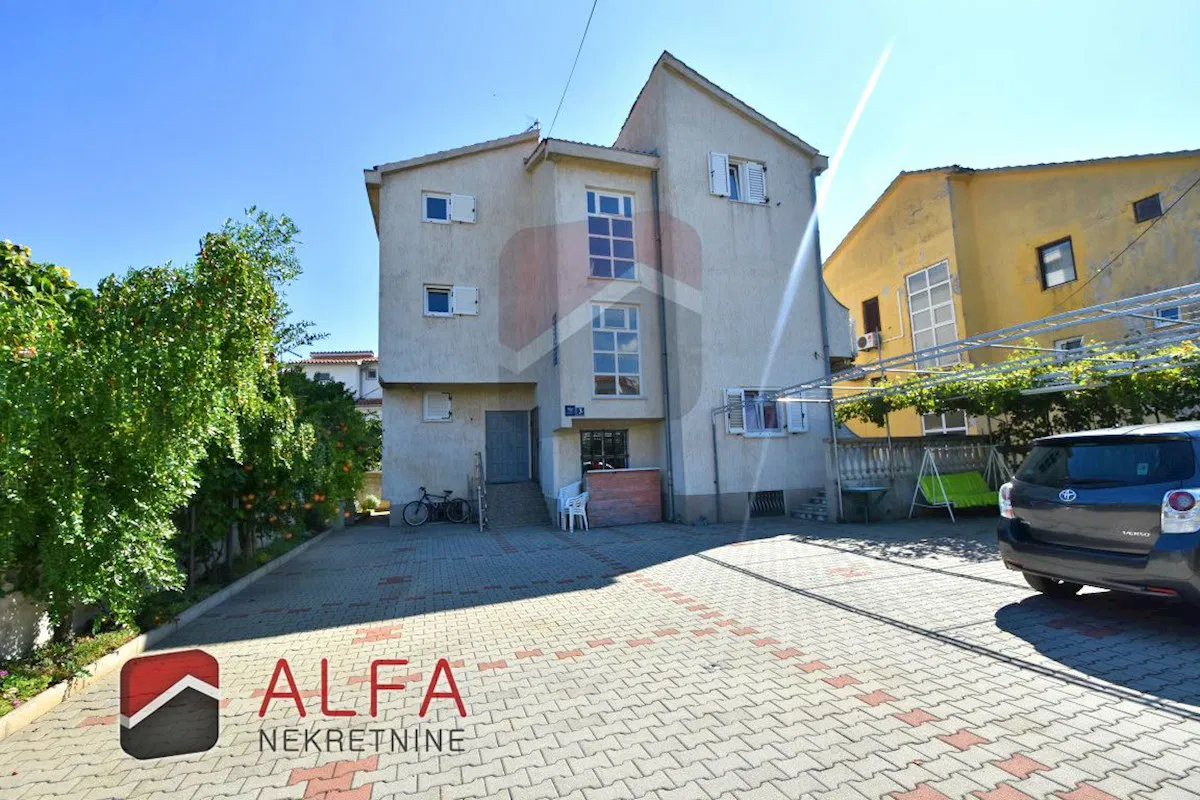 Chorwacja, Tribunj, na sprzedaż dom z 9 apartamentami i widokiem na morze