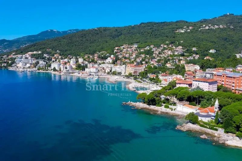 OPATIJA – KÖZPONT, luxus tengerparti apartman felújított villában