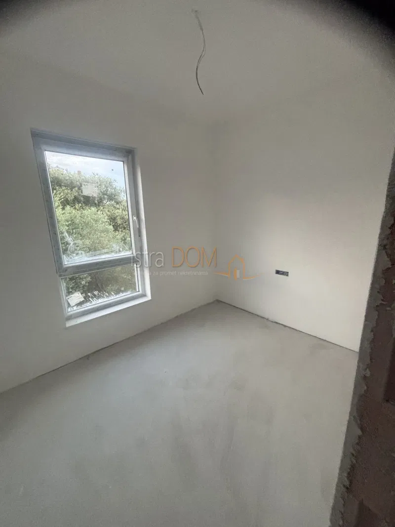 - Ližnjan, dvosoban stan na 1 katu , novogradnja - – 3