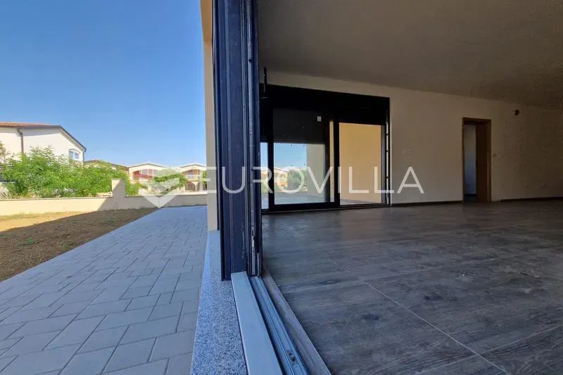 Vir, Luxury Apartment 153 m² with an Impressive 250 m² Private Garden - Only 180 m from beach – 2
