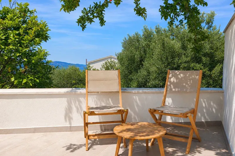 Appartamento con balcone e posto auto in un condominio con piscina – 2