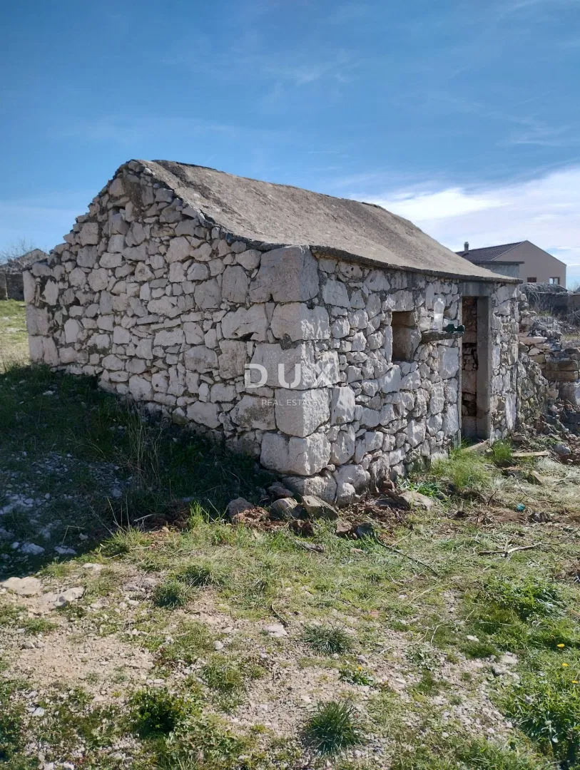 ZADAR, RTINA - Kőház tengerre néző kilátással