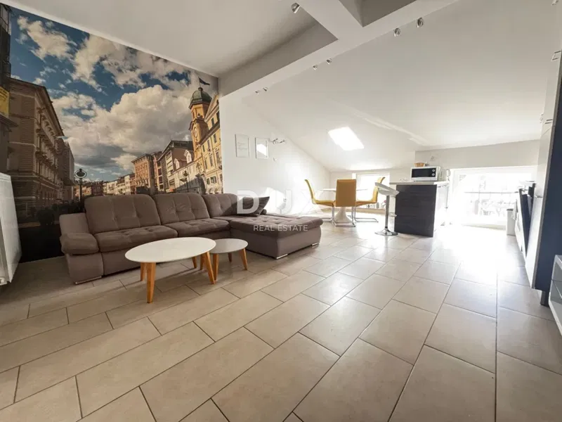 RIJEKA, CENTER - Spacious and modernly furnished 2-bedroom + living room apartment just steps from Korzo – 2