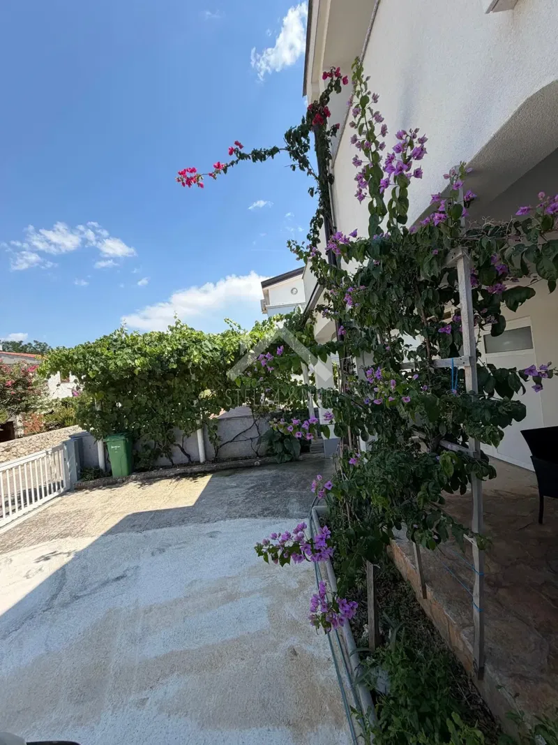 House with 3 apartments and a garage, large terraces, close to the center and the beach - Vir – 2