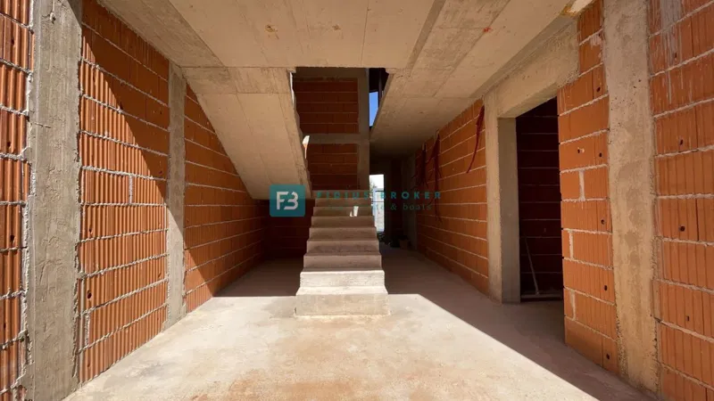 VODICE, novogradnja, 1. kat, pogled na more, terasa 14,26 m² – 3