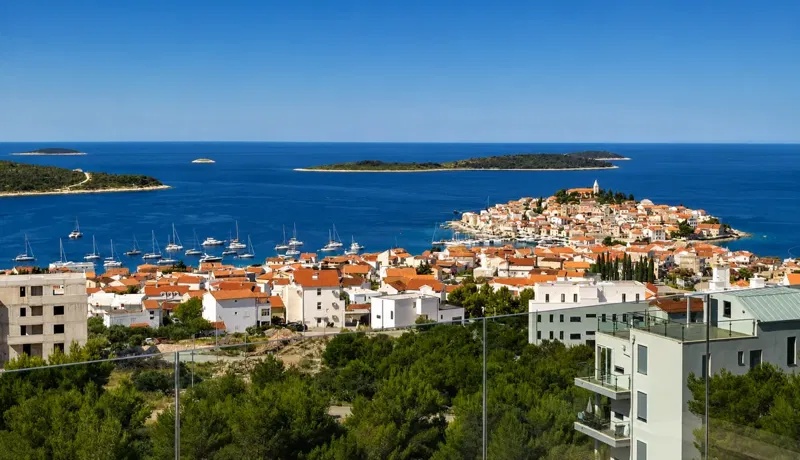Primošten stan prodaja,garaža ,lift,pogled!!
