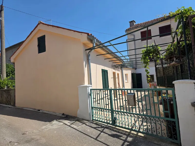 Casa Brzac – 2