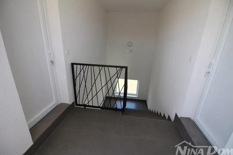 Sea View Holiday Apartment | Steps from the Beach & Centre – 3