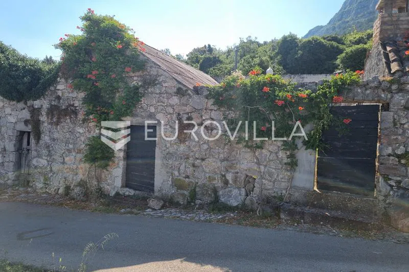 Pelješac, Tomislavovac, kamena kuća za obnovu