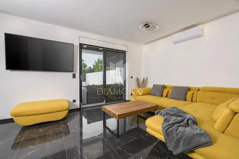 Labin, Modern villa with swimming pool close to the center – 3