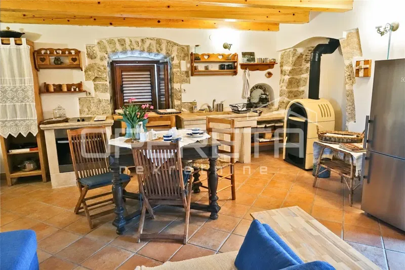 VENDITA, KRK, VRH, AFFASCINANTE CASA IN PIETRA, OFFERTA RARA SUL MERCATO – 3