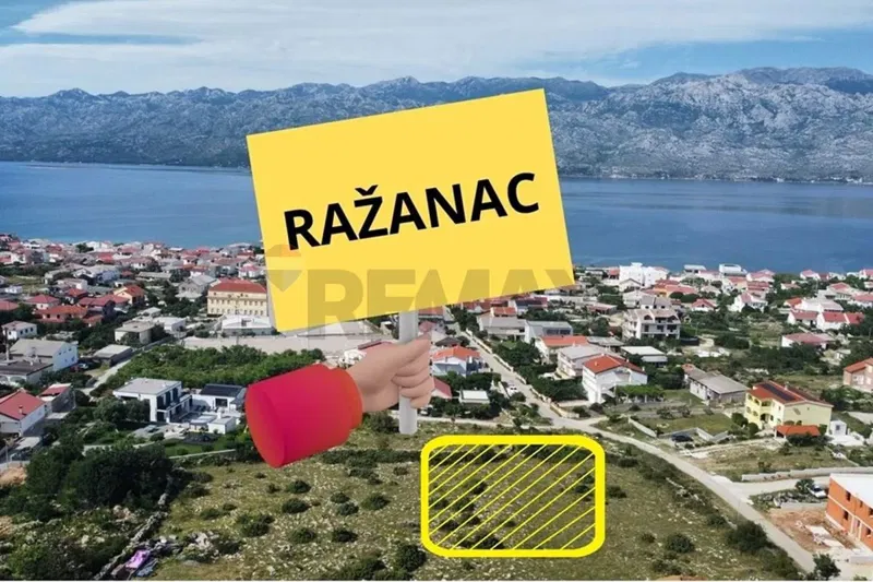 GRAĐEVINSKO ZEMLJIŠTE U RAŽANCU – 847 m² | 470 m OD MORA | POGLED NA MORE I VELEBIT