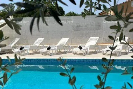 Modern house with a pool in Pula, just 1500 m from the sea – 3