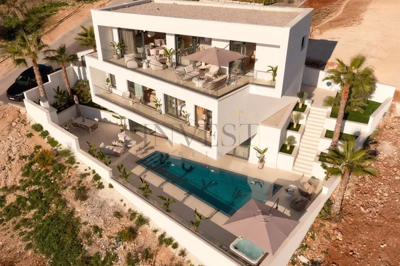 ČIOVO, TROGIR – LUKSUZNA VILA  S OTVORENIM POGLEDOM NA MORE