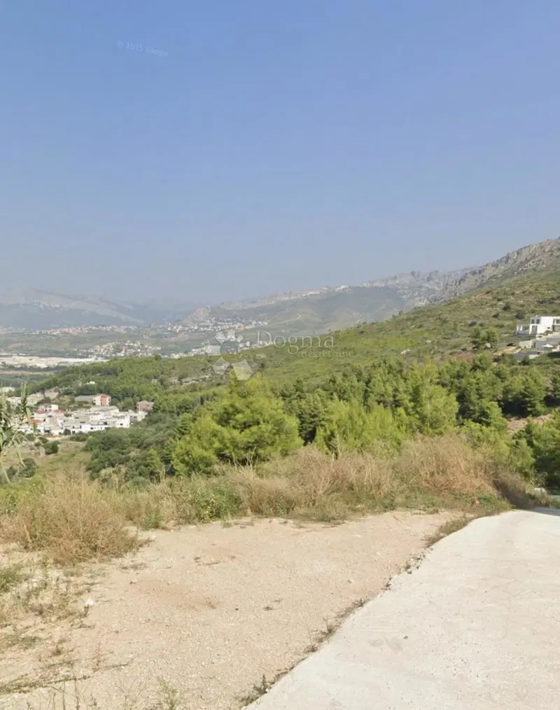 OPPORTUNITY - Building land 1176 m² Strožanac, Donja Podstrana - quiet location, 800m from the sea – 2