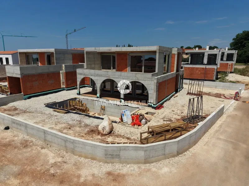 Parenzo dintorni– Casa di Lusso con Piscina e Vista Mare – 2