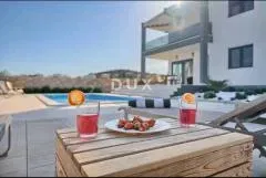 DALMATIA, VODICE - Affitto a lungo termine di una villa moderna con piscina e vista panoramica – 2