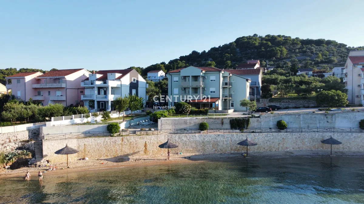 Tkon - otok Pašman - stan sa pogledom na more iz svih prostorija