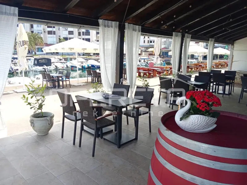 Istra, okolica Poreča – ugostiteljski objekt 180 m² uz more