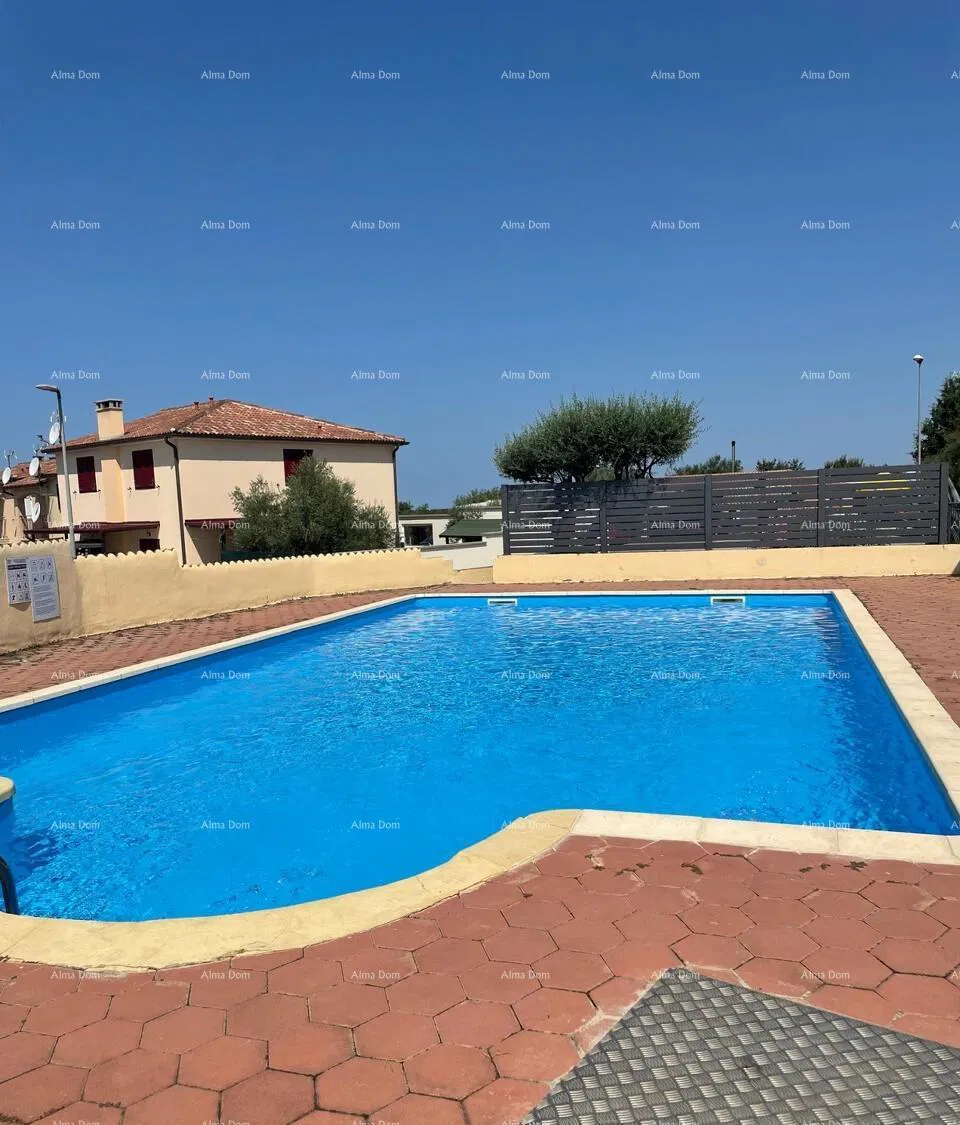 Prodaje se 2-sobni stan, VABRIGA, 68 m2, sa bazenom