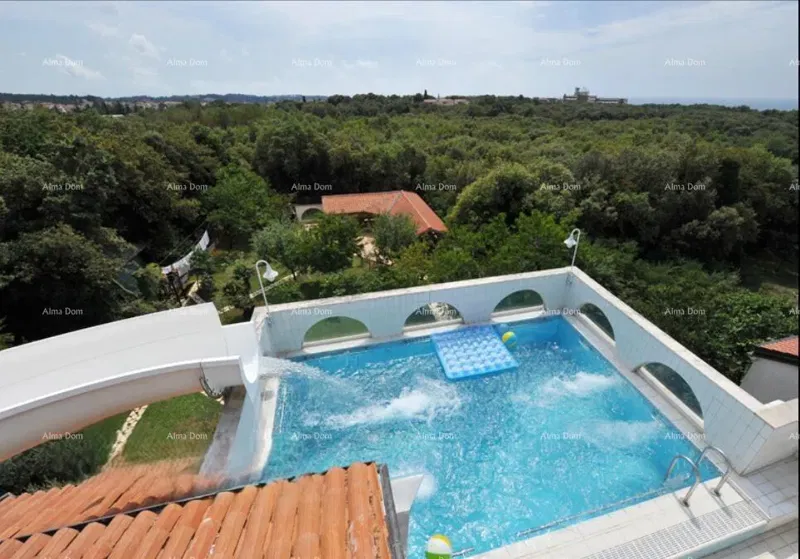 Vendita di un edificio residenziale con 9 appartamenti separati. Poreč! – 3