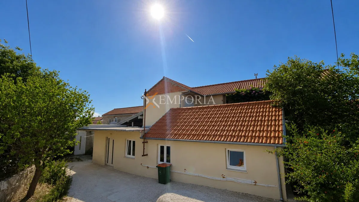 Casa in ristrutturazione a Zemuniku, a 180 m dal centro