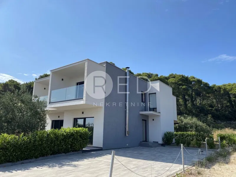 MEDITERANSKA OAZA U SRCU TKONA, OTOK PAŠMAN – KUĆA 169 M²