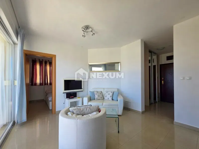 Seget Vranjica – Apartament z dwiema sypialniami na parterze, 140 m od morza, z basenem – 2