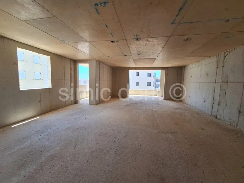 Two-bedroom apartment in an attractive location, Makarska – 3