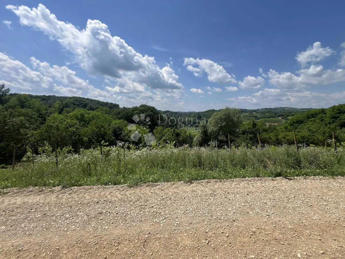 Zazidljivo zemljišče Sekirišće, Sveti Križ Začretje, 1.324m2