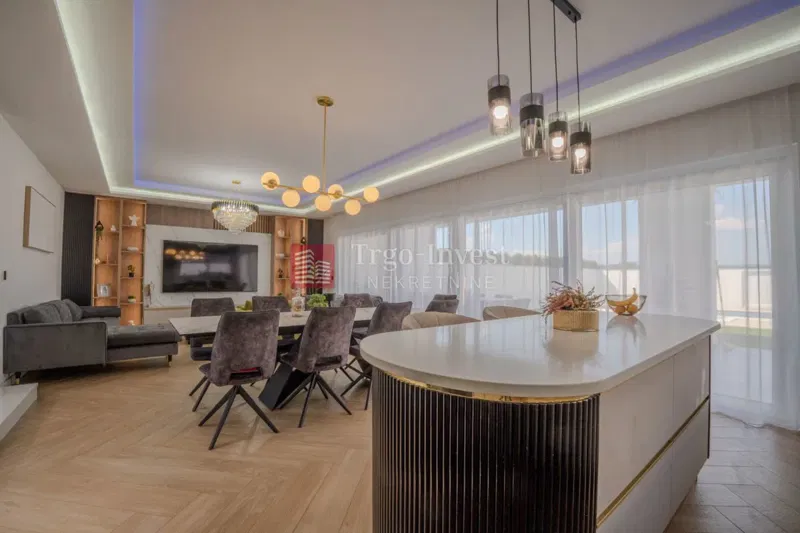 NAS. LIVADA luksuzna kuća katnica s bazenom, 265 m², novogradnja