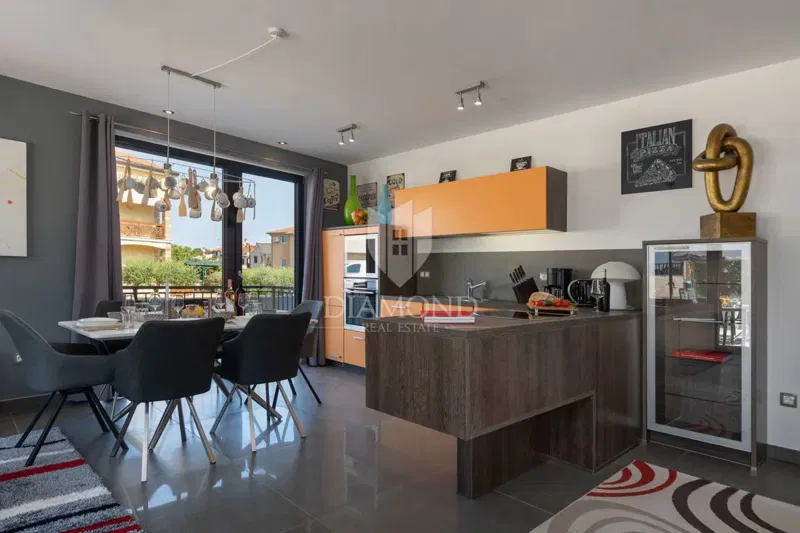 Poreč, surroundings, urban villa within walking distance to the sea – 2