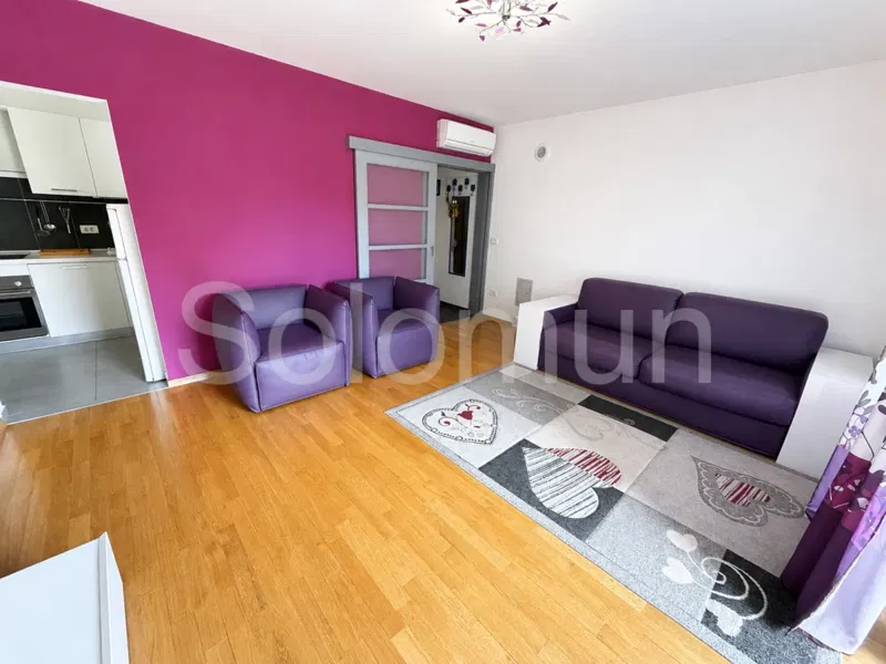 Ground floor apartment with private garden and parking space. – 3