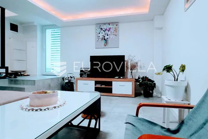 Dom Valtura – 3