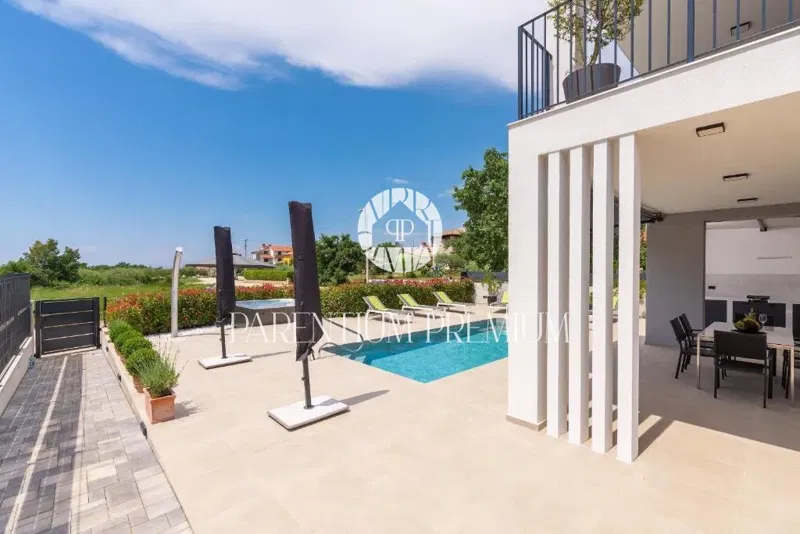 Parenzo – Casa con piscina a soli 5 km dal mare e dal centro città – 3